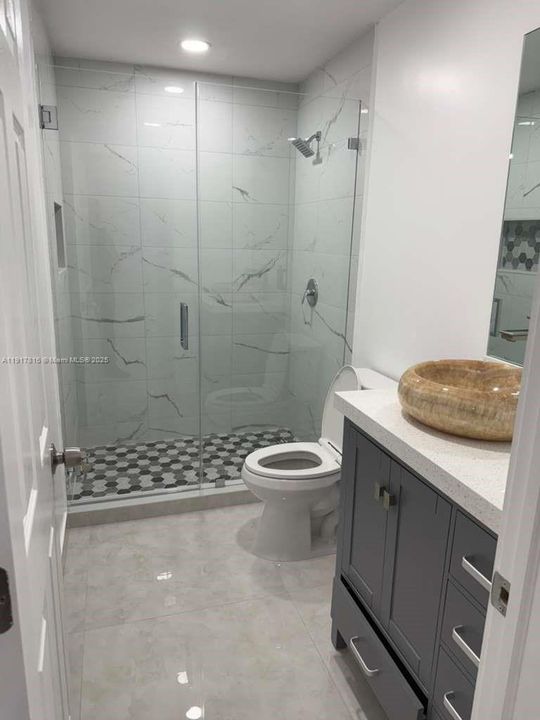 Active With Contract: $3,200 (3 beds, 2 baths, 1065 Square Feet)