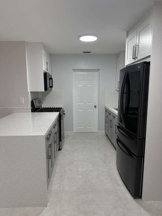 Active With Contract: $3,200 (3 beds, 2 baths, 1065 Square Feet)