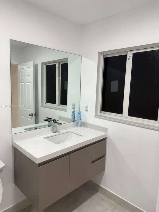 Active With Contract: $3,200 (3 beds, 2 baths, 1065 Square Feet)