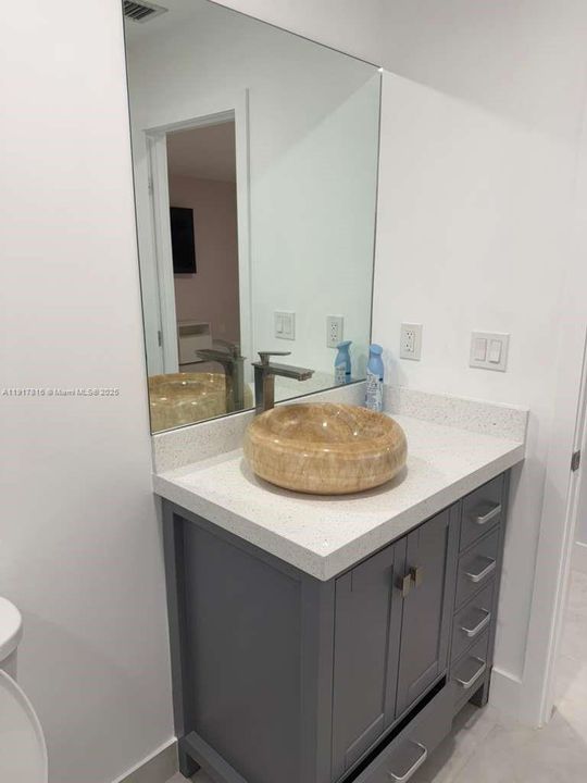 Active With Contract: $3,200 (3 beds, 2 baths, 1065 Square Feet)