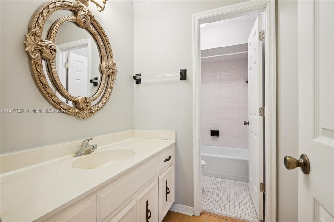 待售: $325,000 (3 贝兹, 2 浴室, 1630 平方英尺)