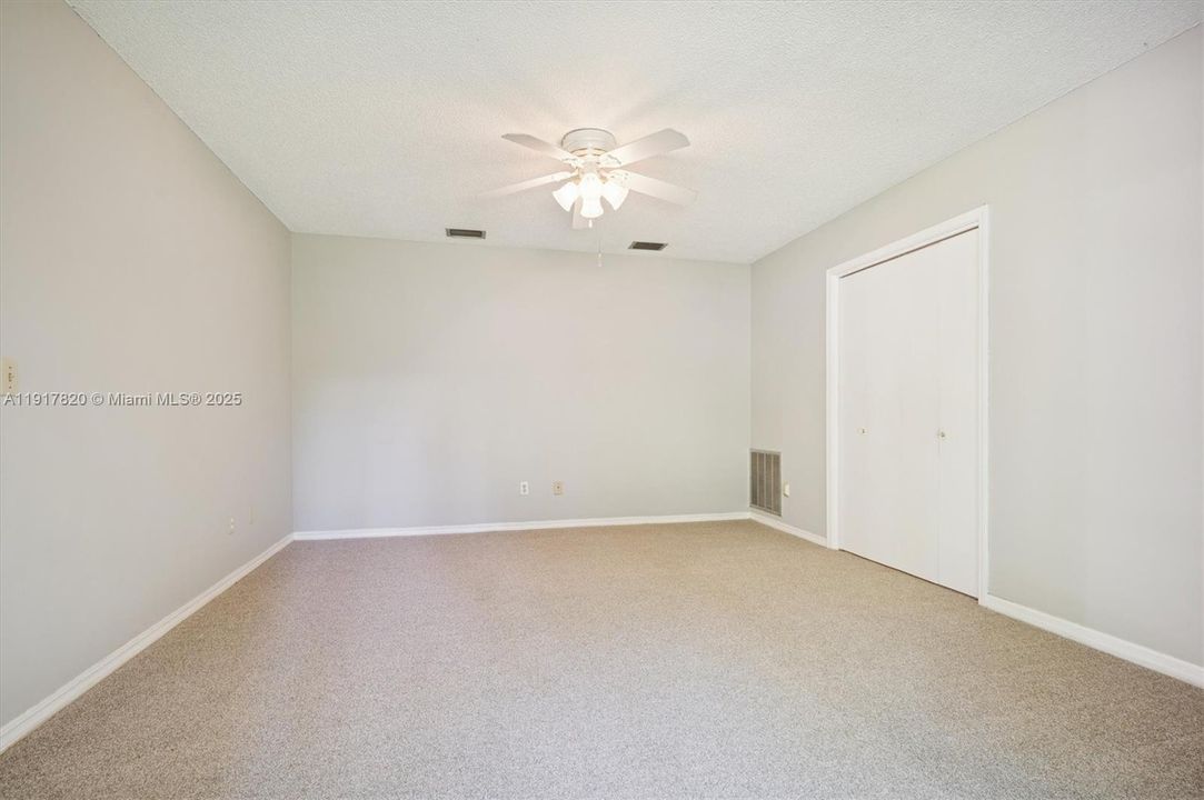 待售: $325,000 (3 贝兹, 2 浴室, 1630 平方英尺)