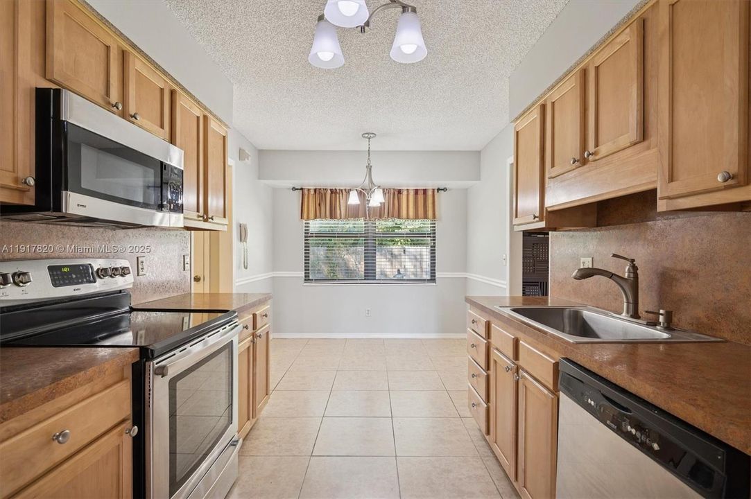 待售: $325,000 (3 贝兹, 2 浴室, 1630 平方英尺)