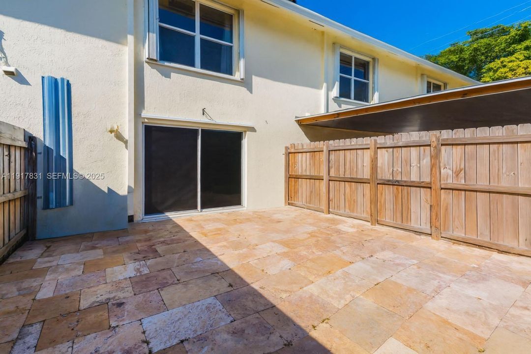 待售: $375,000 (2 贝兹, 2 浴室, 1351 平方英尺)