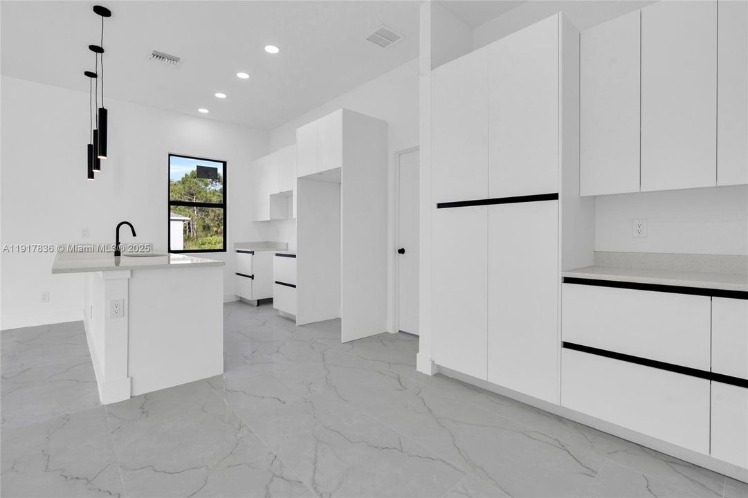 待售: $349,900 (3 贝兹, 2 浴室, 1630 平方英尺)