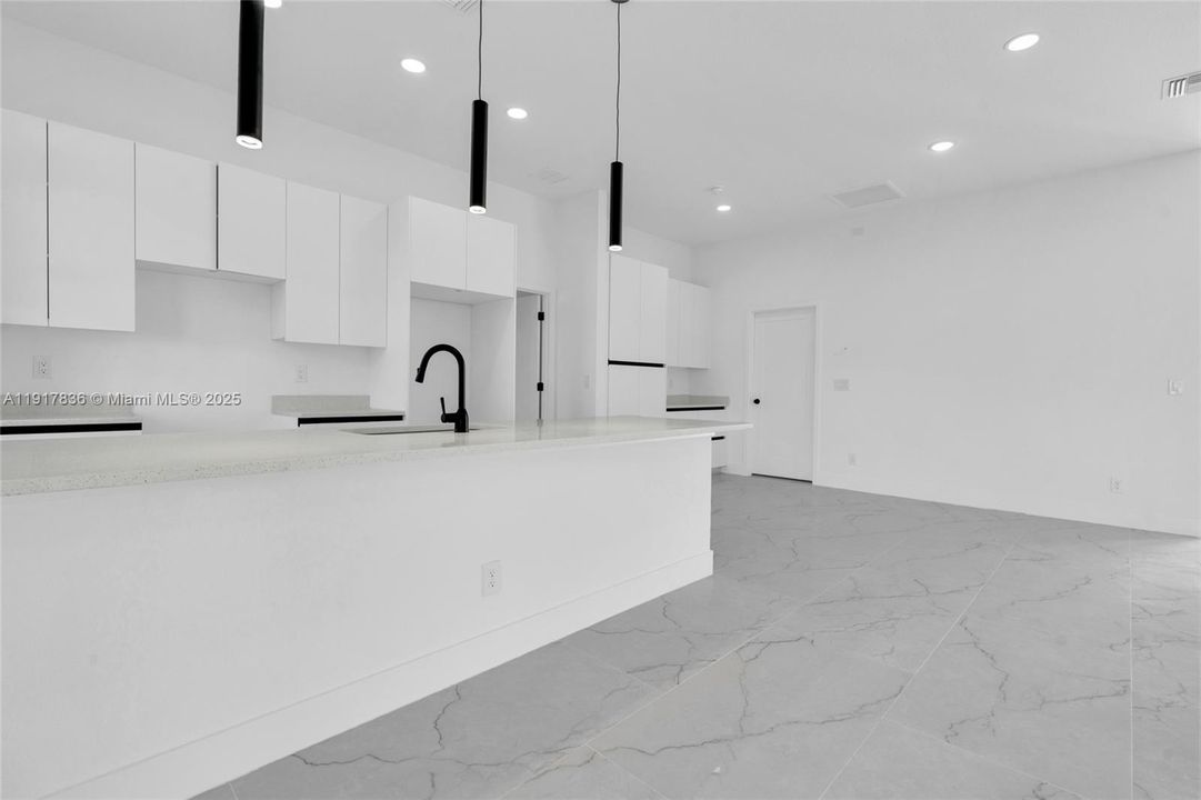 待售: $349,900 (3 贝兹, 2 浴室, 1630 平方英尺)