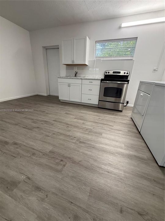 В аренду: $1,700 (1 спален, 1 ванн, 4155 Квадратных фут)