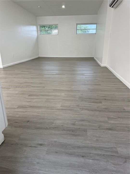 В аренду: $1,700 (1 спален, 1 ванн, 4155 Квадратных фут)