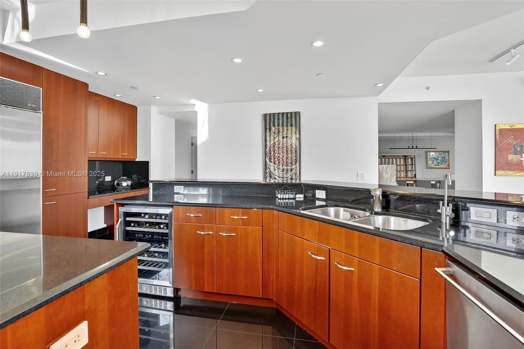 For Rent: $20,000 (4 beds, 4 baths, 3709 Square Feet)