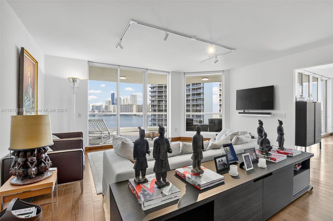 For Rent: $20,000 (4 beds, 4 baths, 3709 Square Feet)