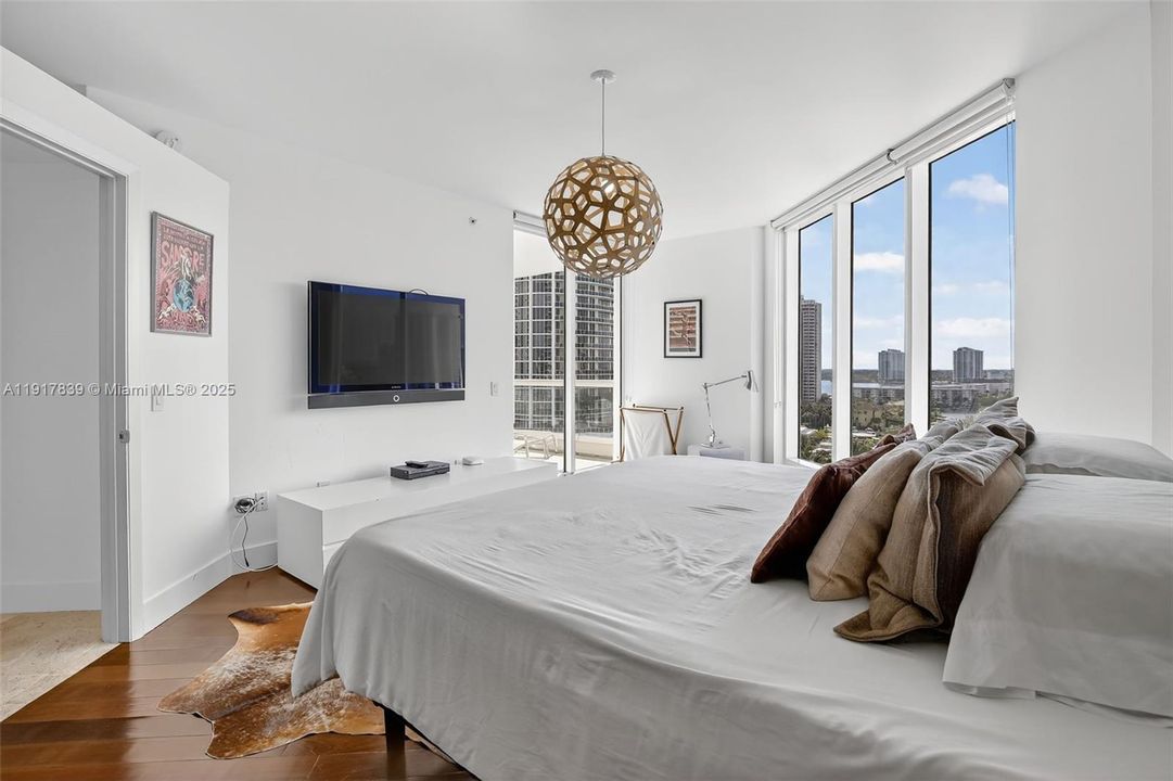 For Rent: $20,000 (4 beds, 4 baths, 3709 Square Feet)