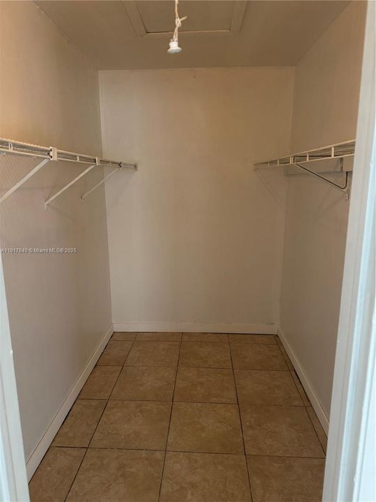 出租: $1,700 (1 贝兹, 1 浴室, 600 平方英尺)