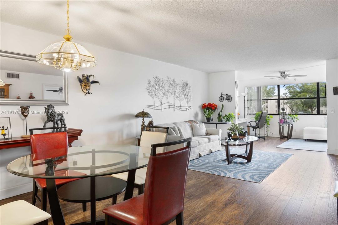 En Venta: $160,000 (2 camas, 2 baños, 1245 Pies cuadrados)