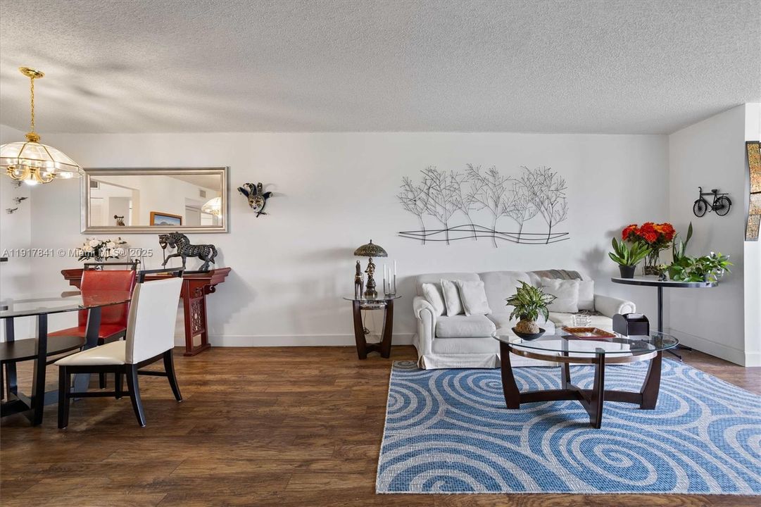 En Venta: $160,000 (2 camas, 2 baños, 1245 Pies cuadrados)