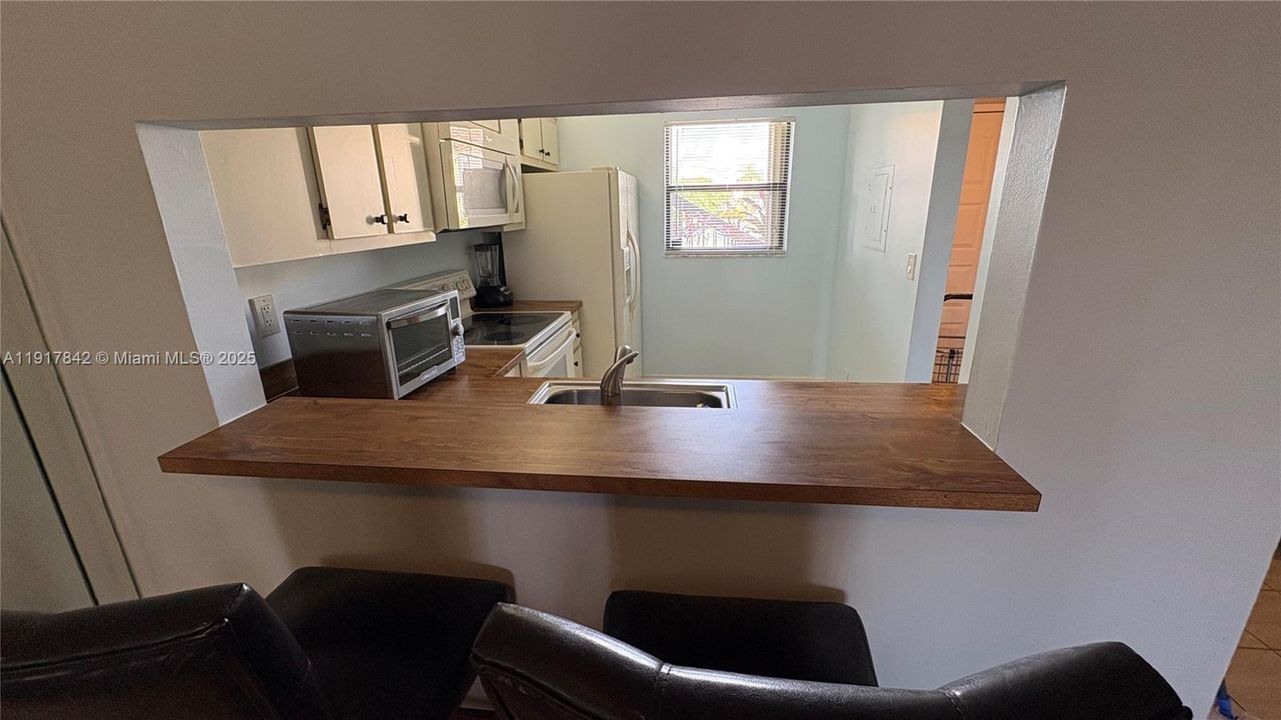 For Sale: $120,000 (2 beds, 2 baths, 790 Square Feet)