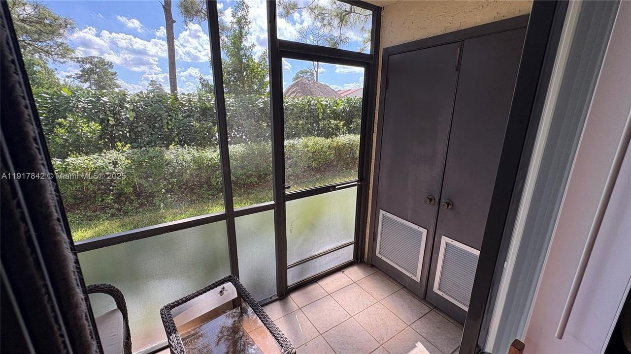 For Sale: $120,000 (2 beds, 2 baths, 790 Square Feet)