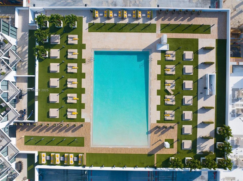 En Venta: $489,000 (2 camas, 2 baños, 1052 Pies cuadrados)