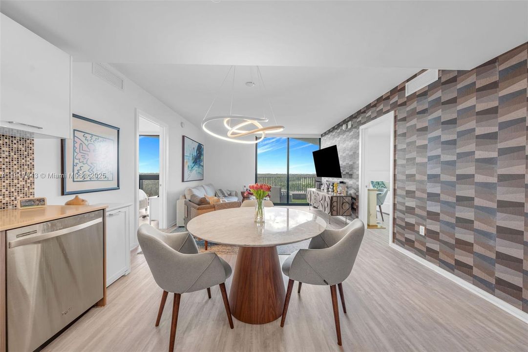 En Venta: $489,000 (2 camas, 2 baños, 1052 Pies cuadrados)