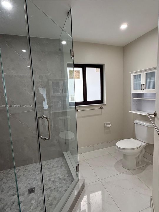 出租: $4,100 (3 贝兹, 2 浴室, 1723 平方英尺)