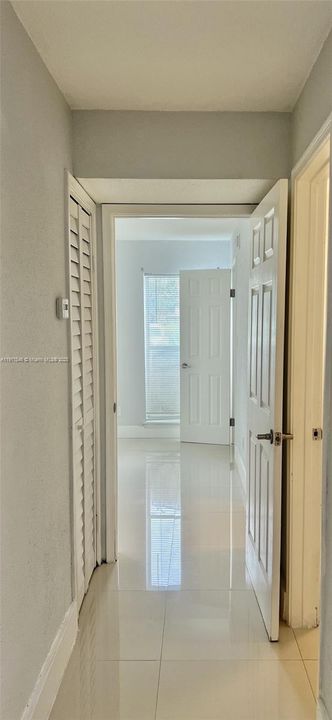 For Sale: $193,000 (1 beds, 1 baths, 950 Square Feet)