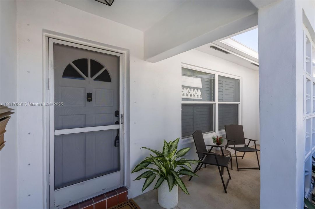 En Venta: $357,500 (2 camas, 2 baños, 1587 Pies cuadrados)