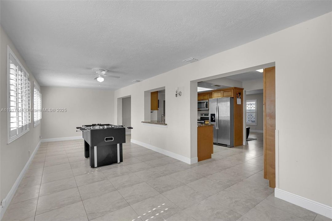 En Venta: $357,500 (2 camas, 2 baños, 1587 Pies cuadrados)