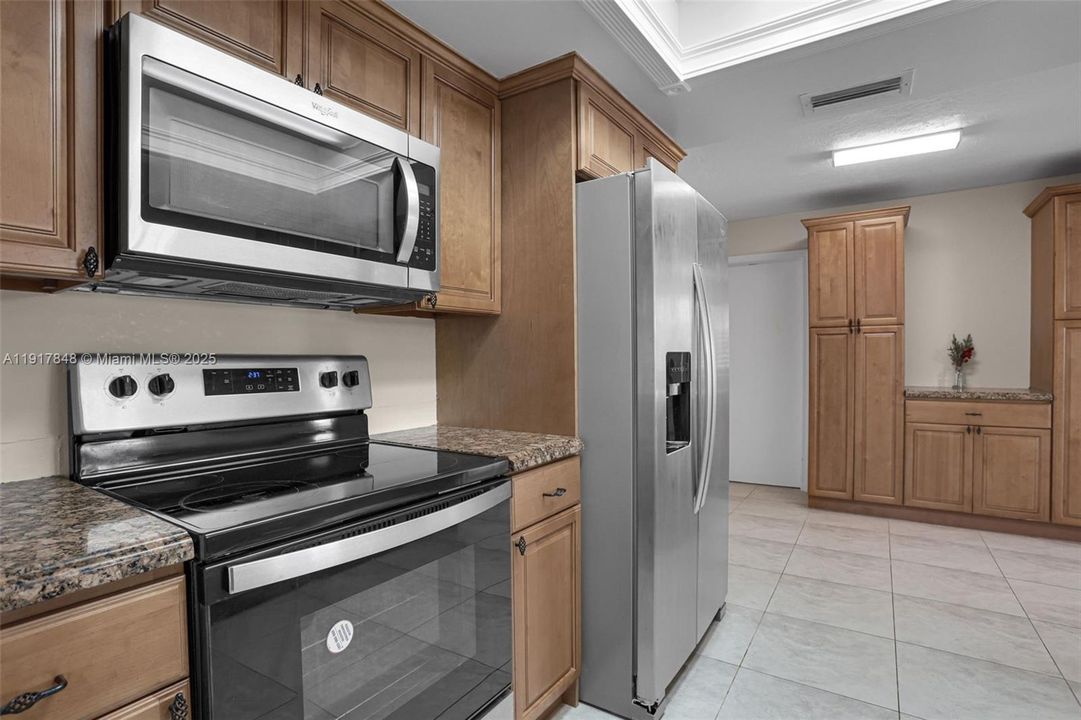 En Venta: $357,500 (2 camas, 2 baños, 1587 Pies cuadrados)