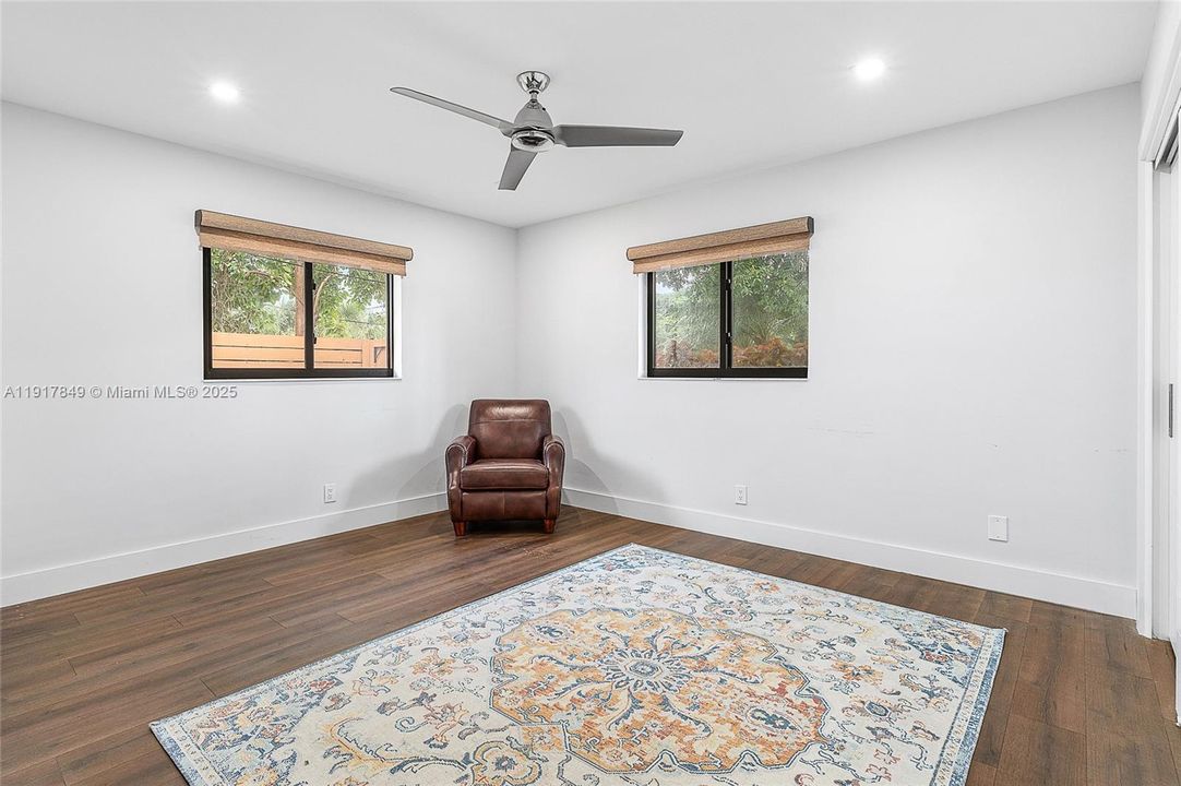 For Sale: $2,650,000 (3 beds, 2 baths, 1934 Square Feet)