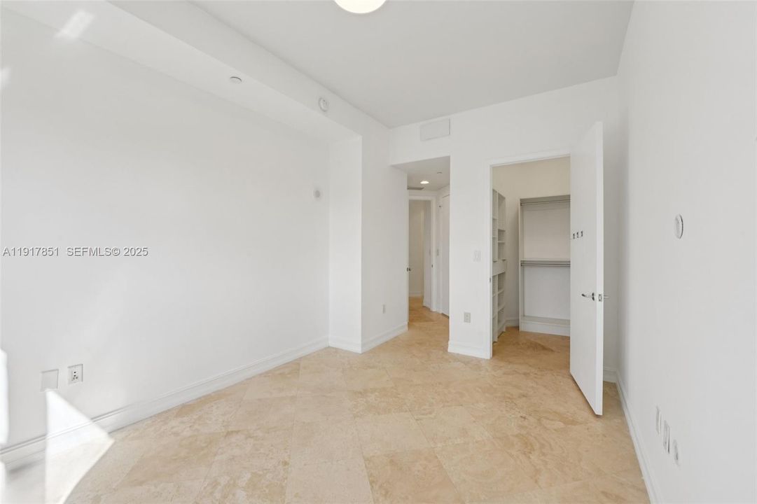 En Renta: $4,900 (3 camas, 3 baños, 1600 Pies cuadrados)