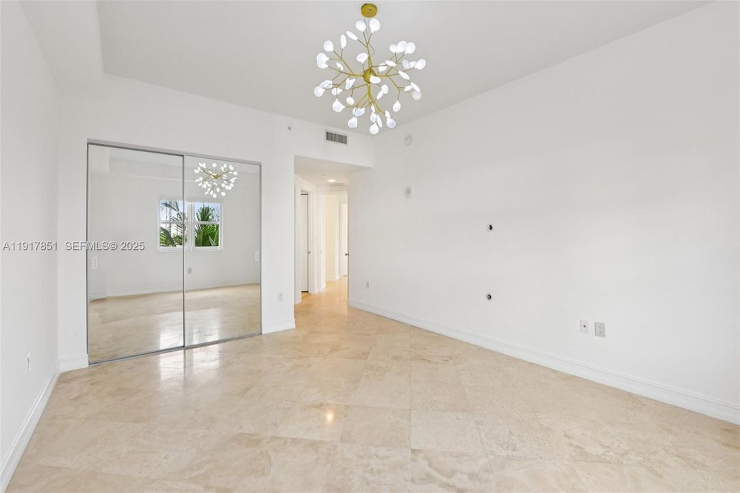 En Renta: $4,900 (3 camas, 3 baños, 1600 Pies cuadrados)