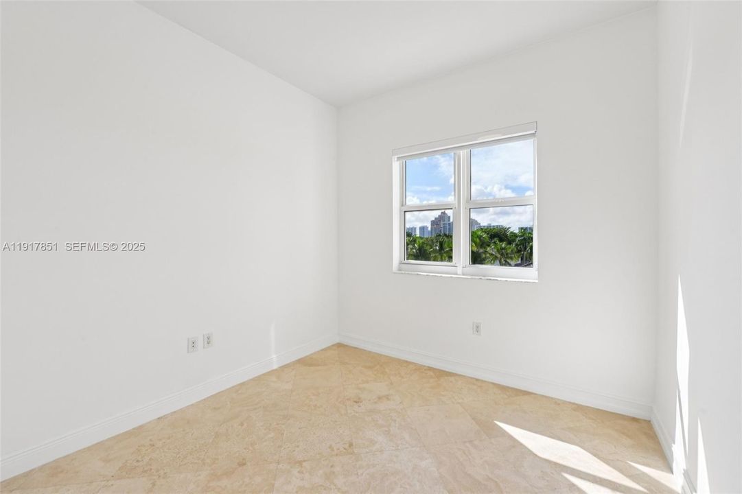 En Renta: $4,900 (3 camas, 3 baños, 1600 Pies cuadrados)