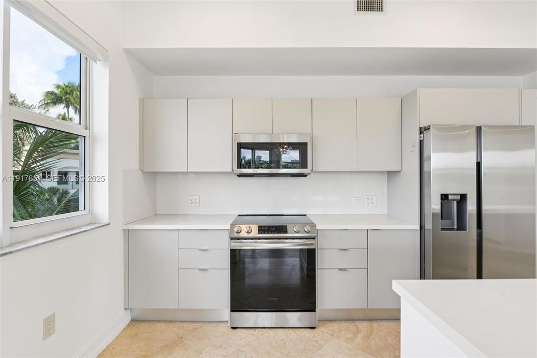 En Renta: $4,900 (3 camas, 3 baños, 1600 Pies cuadrados)