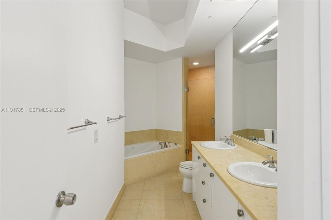 En Renta: $4,900 (3 camas, 3 baños, 1600 Pies cuadrados)