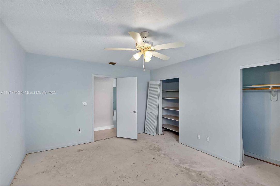 合同活跃: $995,000 (3 贝兹, 2 浴室, 2176 平方英尺)