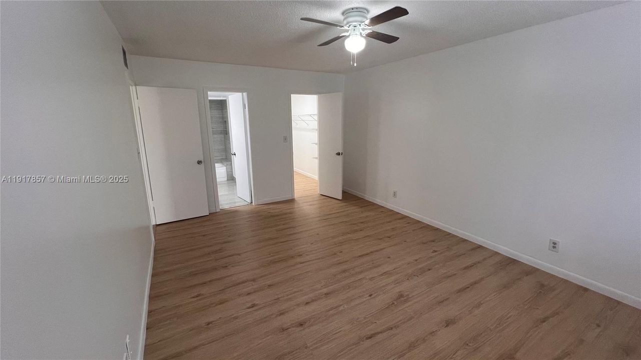 待售: $229,000 (2 贝兹, 2 浴室, 1050 平方英尺)