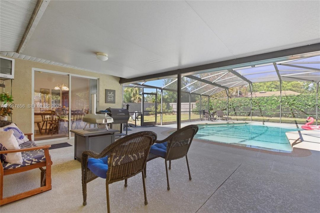 Active With Contract: $415,000 (4 beds, 2 baths, 1919 Square Feet)