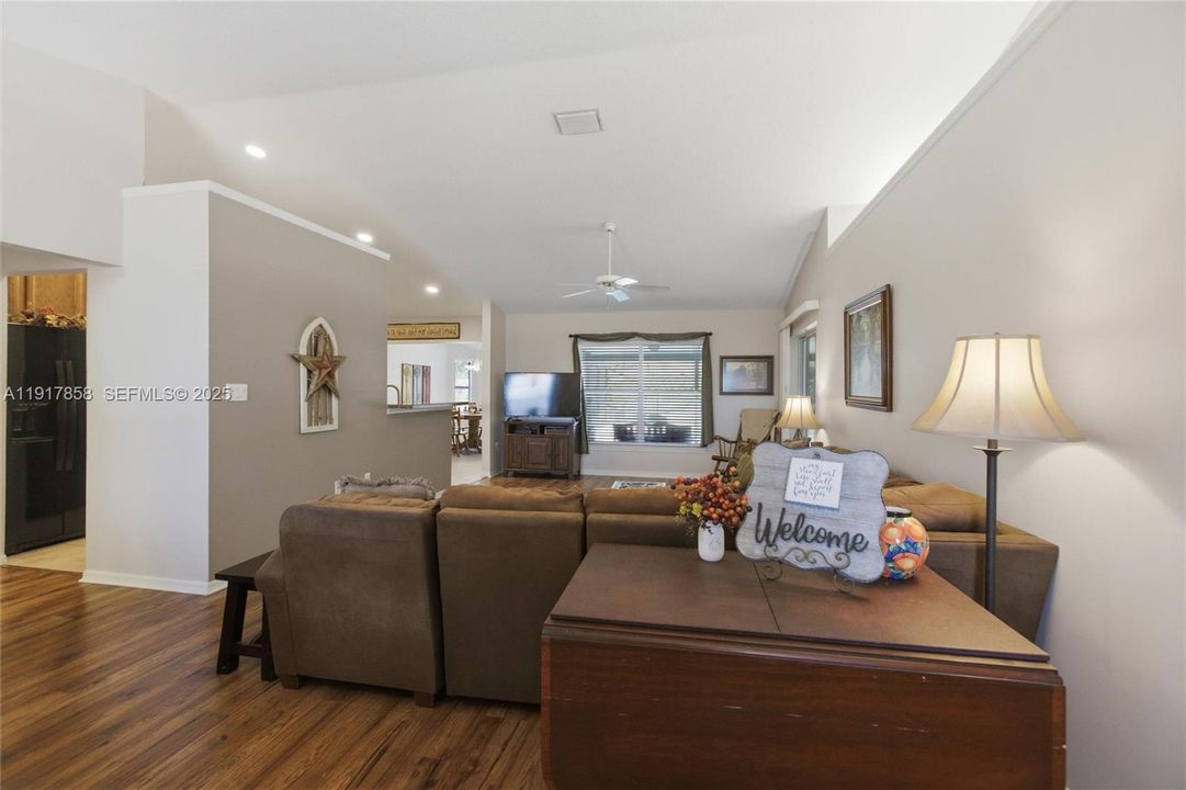 Active With Contract: $415,000 (4 beds, 2 baths, 1919 Square Feet)