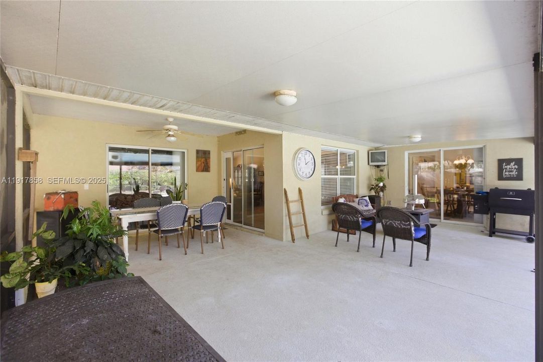 Active With Contract: $415,000 (4 beds, 2 baths, 1919 Square Feet)