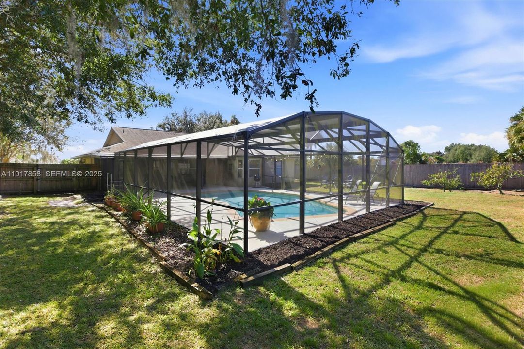 Active With Contract: $415,000 (4 beds, 2 baths, 1919 Square Feet)