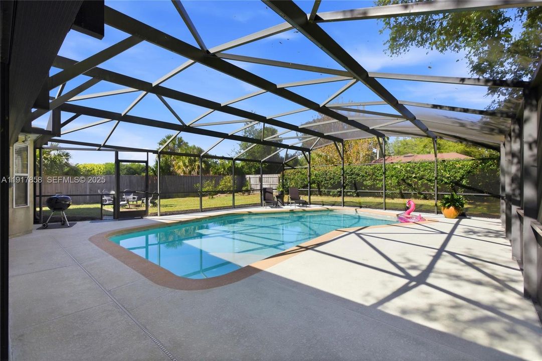 Active With Contract: $415,000 (4 beds, 2 baths, 1919 Square Feet)