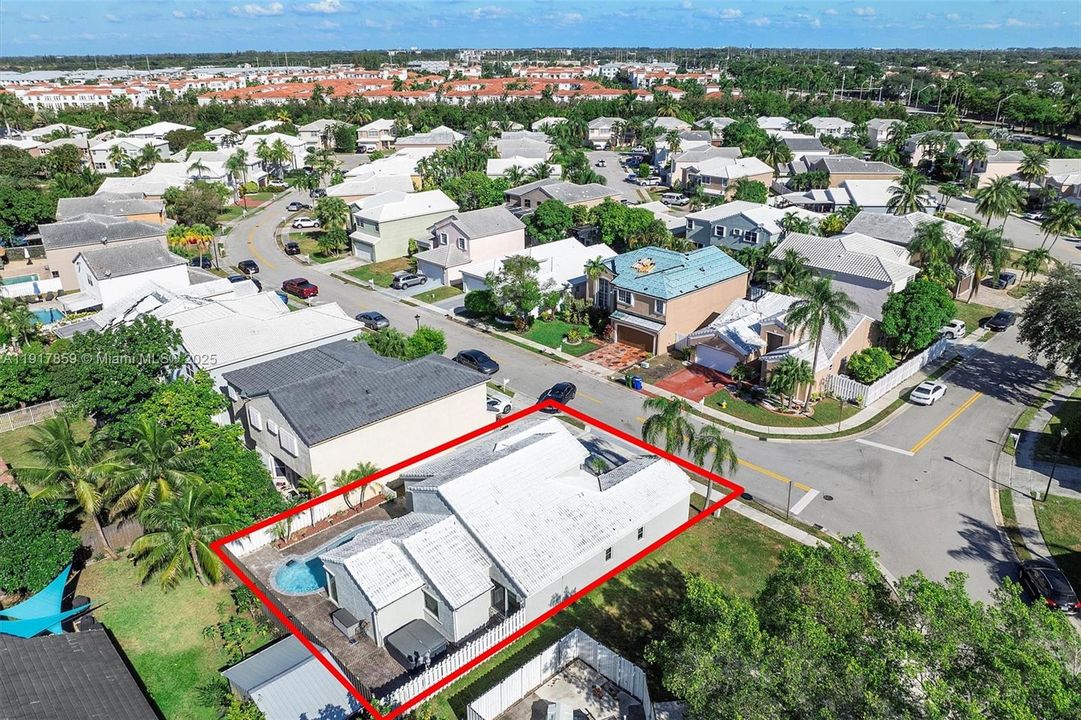 待售: $625,000 (3 贝兹, 2 浴室, 1746 平方英尺)