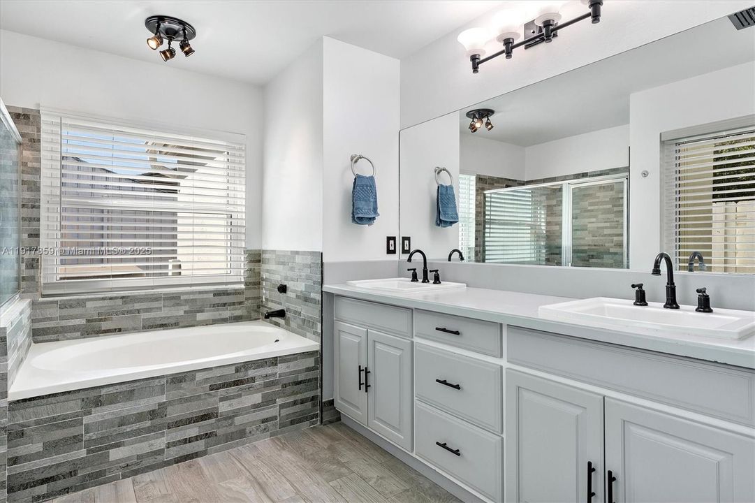 待售: $625,000 (3 贝兹, 2 浴室, 1746 平方英尺)