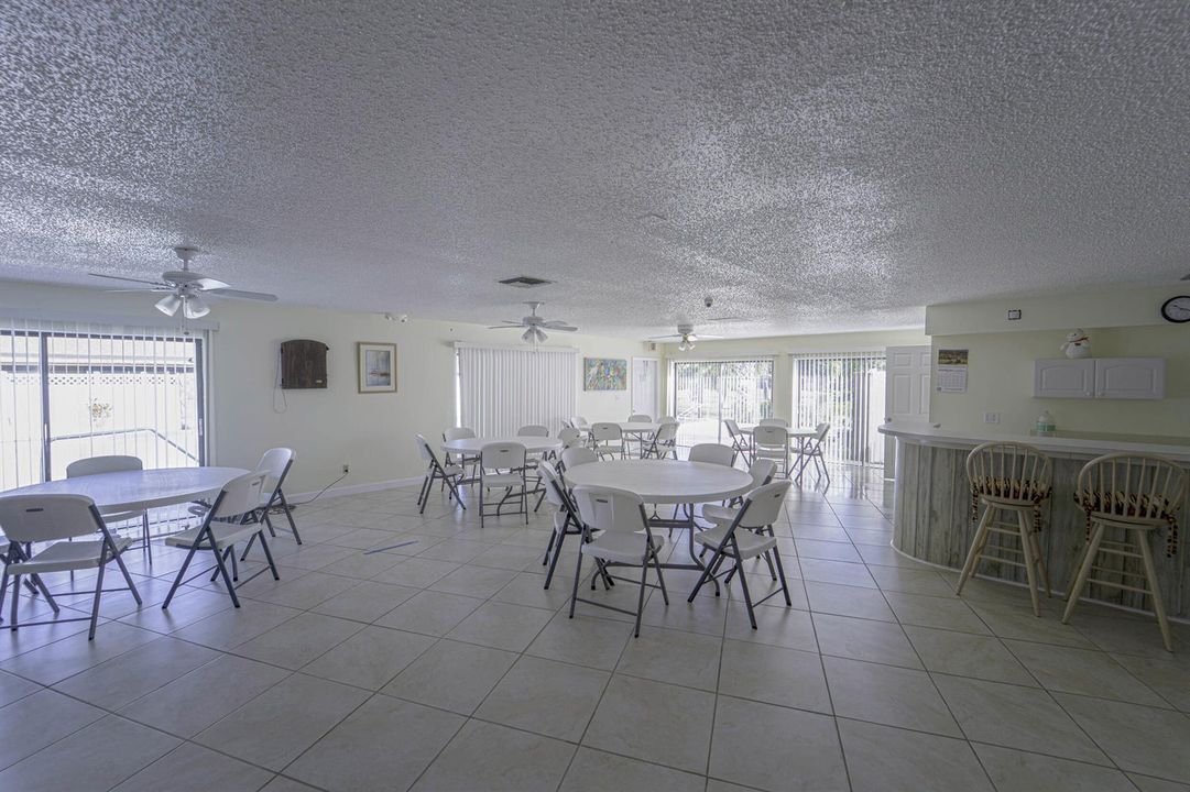 26_club house