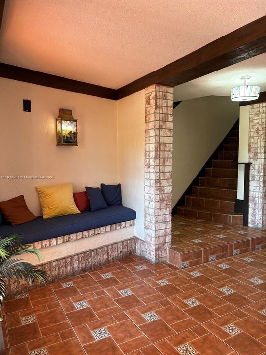 出租: $1,600 (1 贝兹, 1 浴室, 800 平方英尺)