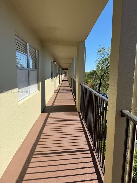 For Sale: $265,000 (2 beds, 2 baths, 1364 Square Feet)