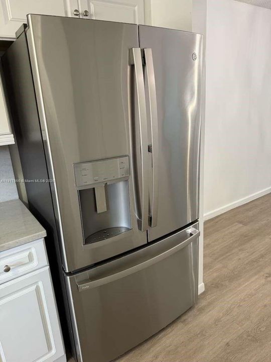 For Sale: $265,000 (2 beds, 2 baths, 1364 Square Feet)