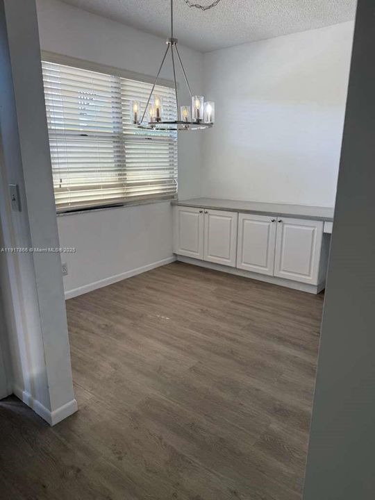 For Sale: $265,000 (2 beds, 2 baths, 1364 Square Feet)