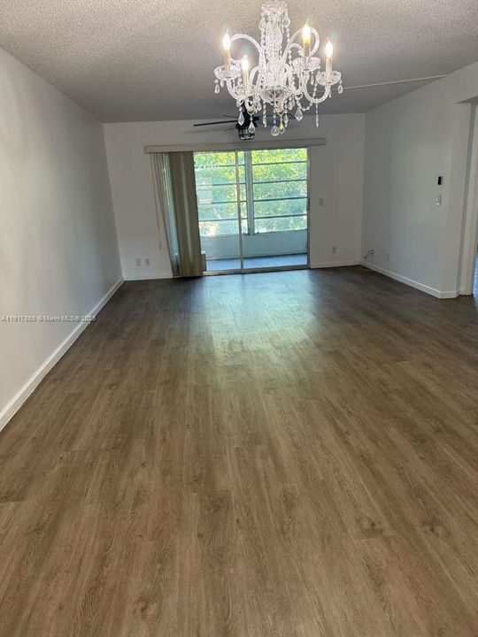 For Sale: $265,000 (2 beds, 2 baths, 1364 Square Feet)