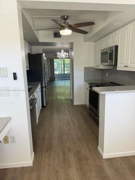 For Sale: $265,000 (2 beds, 2 baths, 1364 Square Feet)