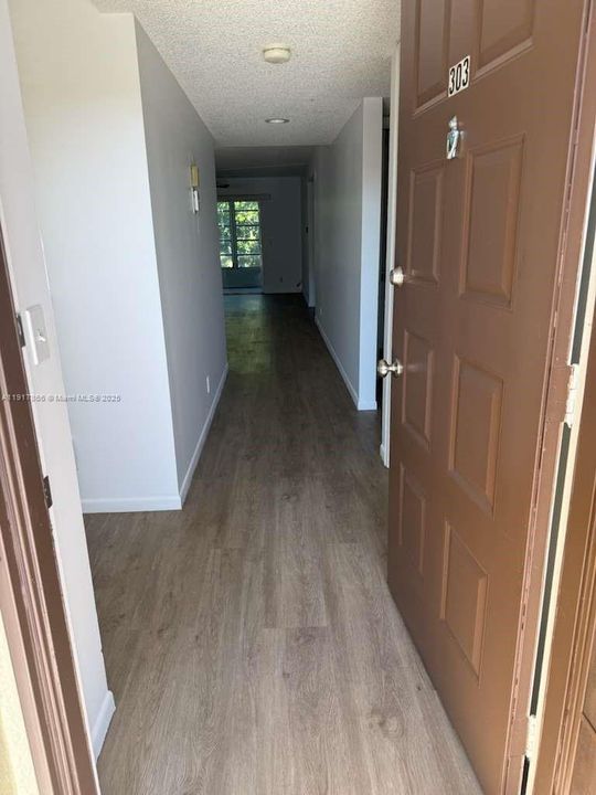 For Sale: $265,000 (2 beds, 2 baths, 1364 Square Feet)